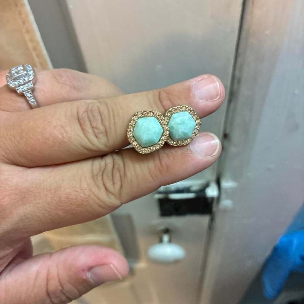 Kendra Scott Elle Turquoise and Gold Stud Earrings